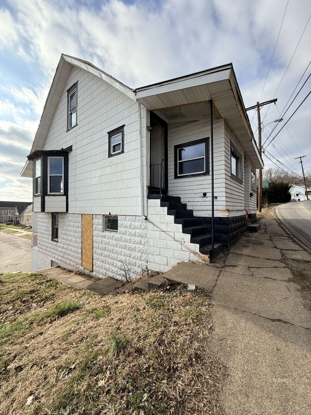 Photo of 507 Mill St, Middleport, OH 45760 (MLS # 2434577)