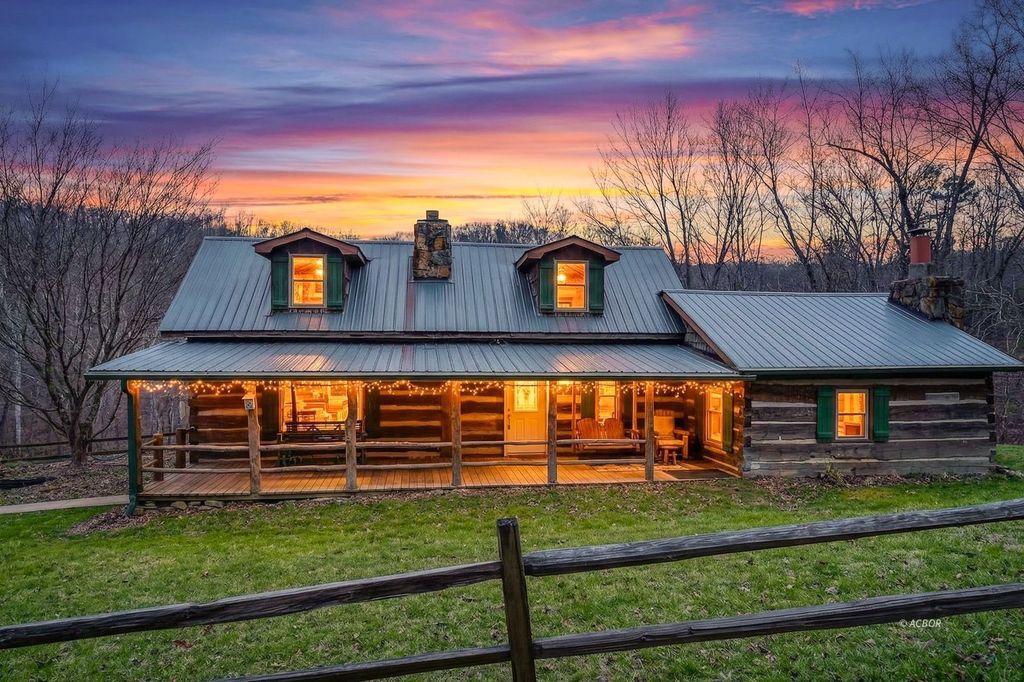 Photo of 13706 Old McArthur Rd, Logan, OH 43138 (MLS # 2434727)