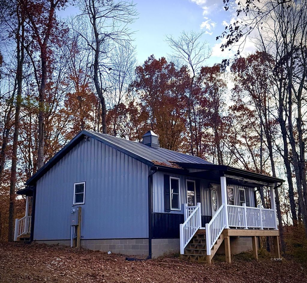 Photo of 11403 Township Rd 326 SE, Corning, OH 43730 (MLS # 2434231)