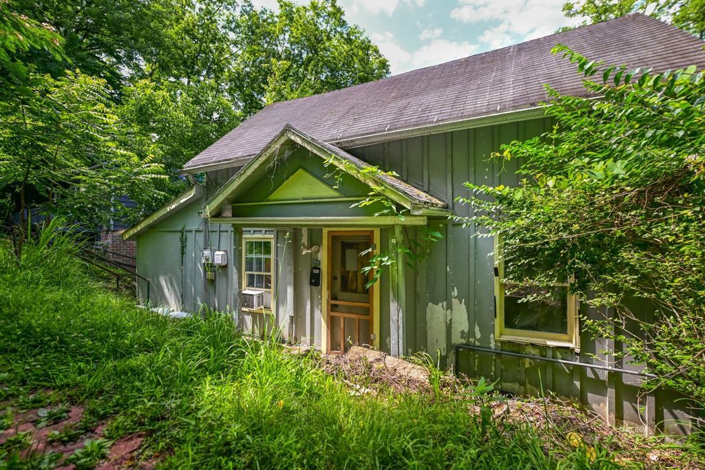 Photo of 133 W Washington St, Athens, OH 45701 (MLS # 2435107)