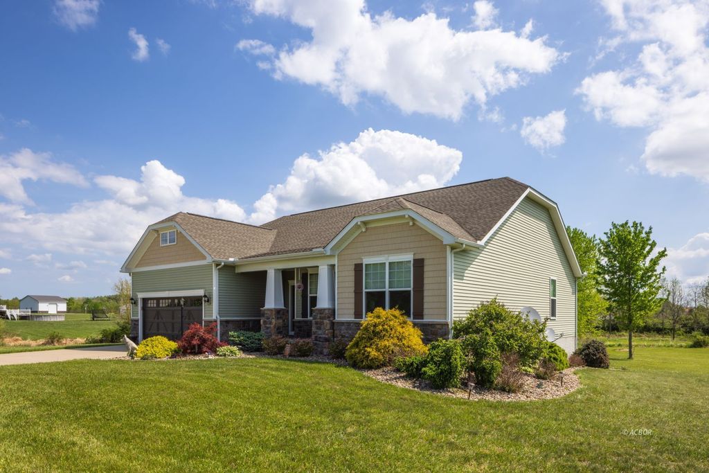 Photo of 3028 Canterbury Ct, Albany, OH 45710 (MLS # 2434897)