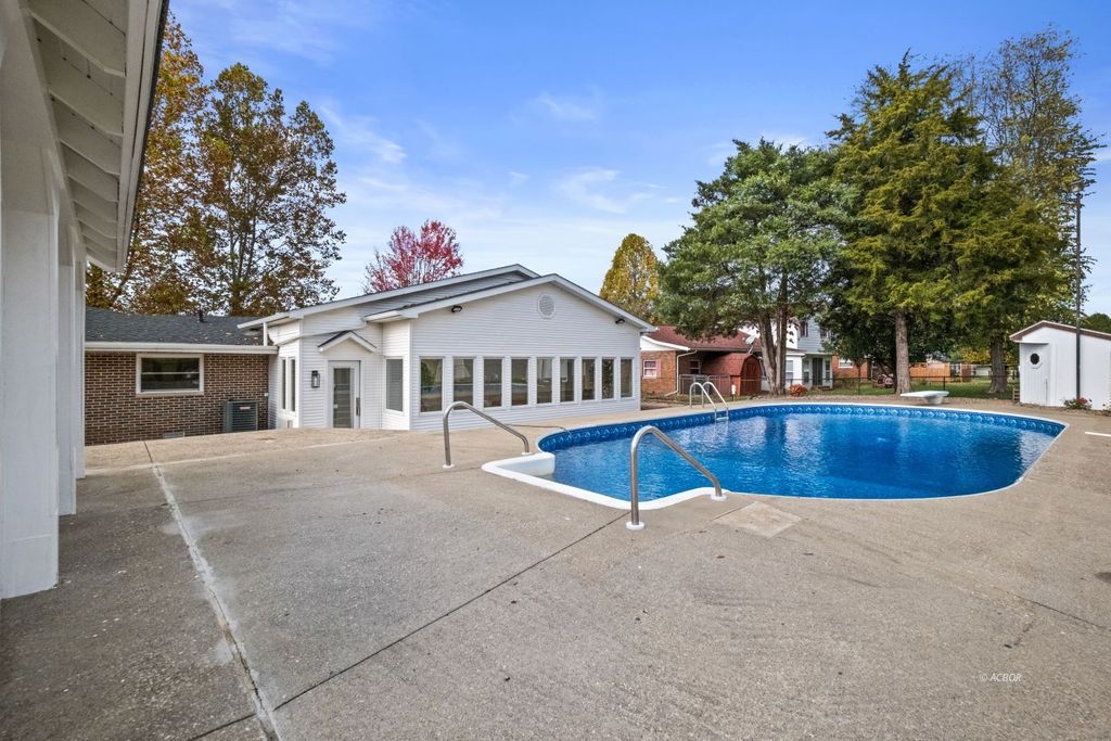 Photo of 633 Debbie Drive Dr, Gallipolis, OH 45631 (MLS # 2434211)