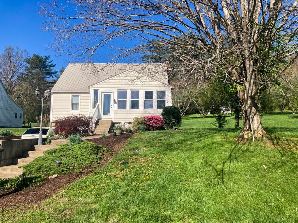 Photo of 164 Burnett Ext. Ext, Gallipolis, OH 45631 (MLS # 2434738)