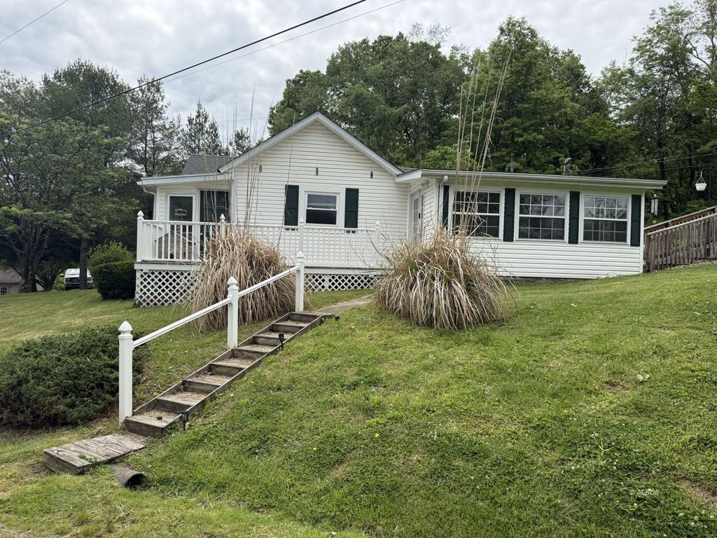 Photo of 18241 Hunter Rd, Glouster, OH 45732 (MLS # 2434920)