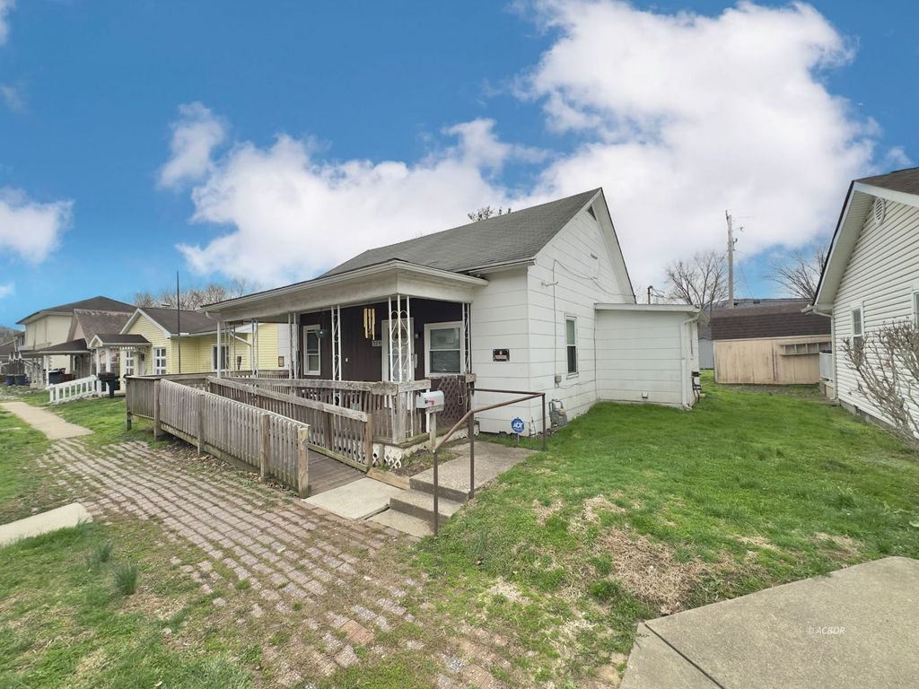 Photo of 759 Walnut St, Nelsonville, OH 45764 (MLS # 2434663)