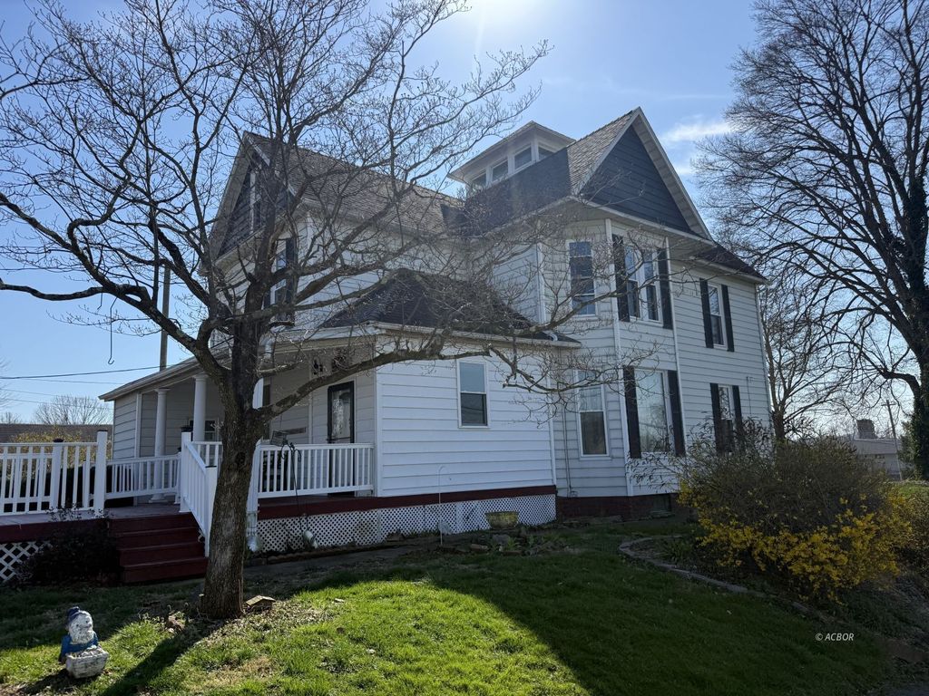 Photo of 606 Main St, Racine, OH 45771 (MLS # 2434635)