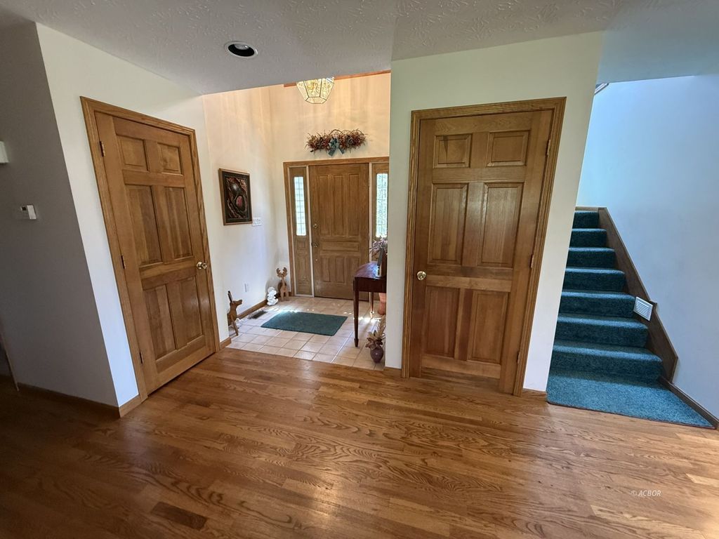 Photo of 113 Coventry Ln, Athens, OH 45701 (MLS # 2434729)