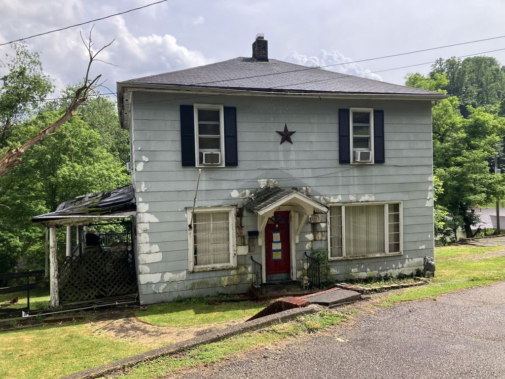 Photo of 336 Lasley St, Pomeroy, OH 45769 (MLS # 2433560)