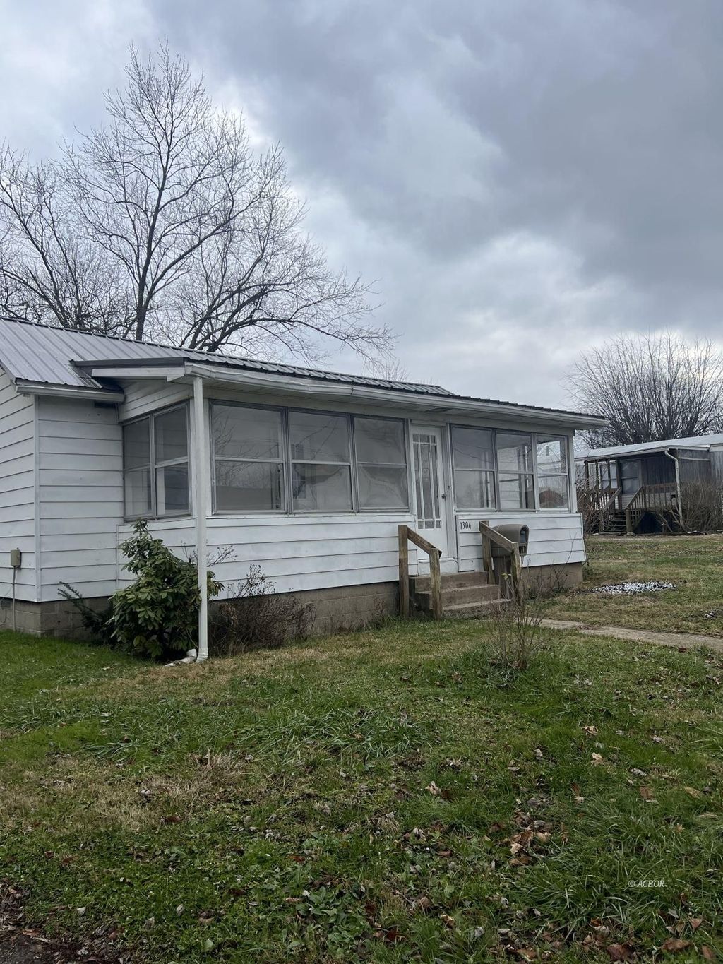 Photo of 1304 S New Jersey Ave, Wellston, OH 45692 (MLS # 2434320)