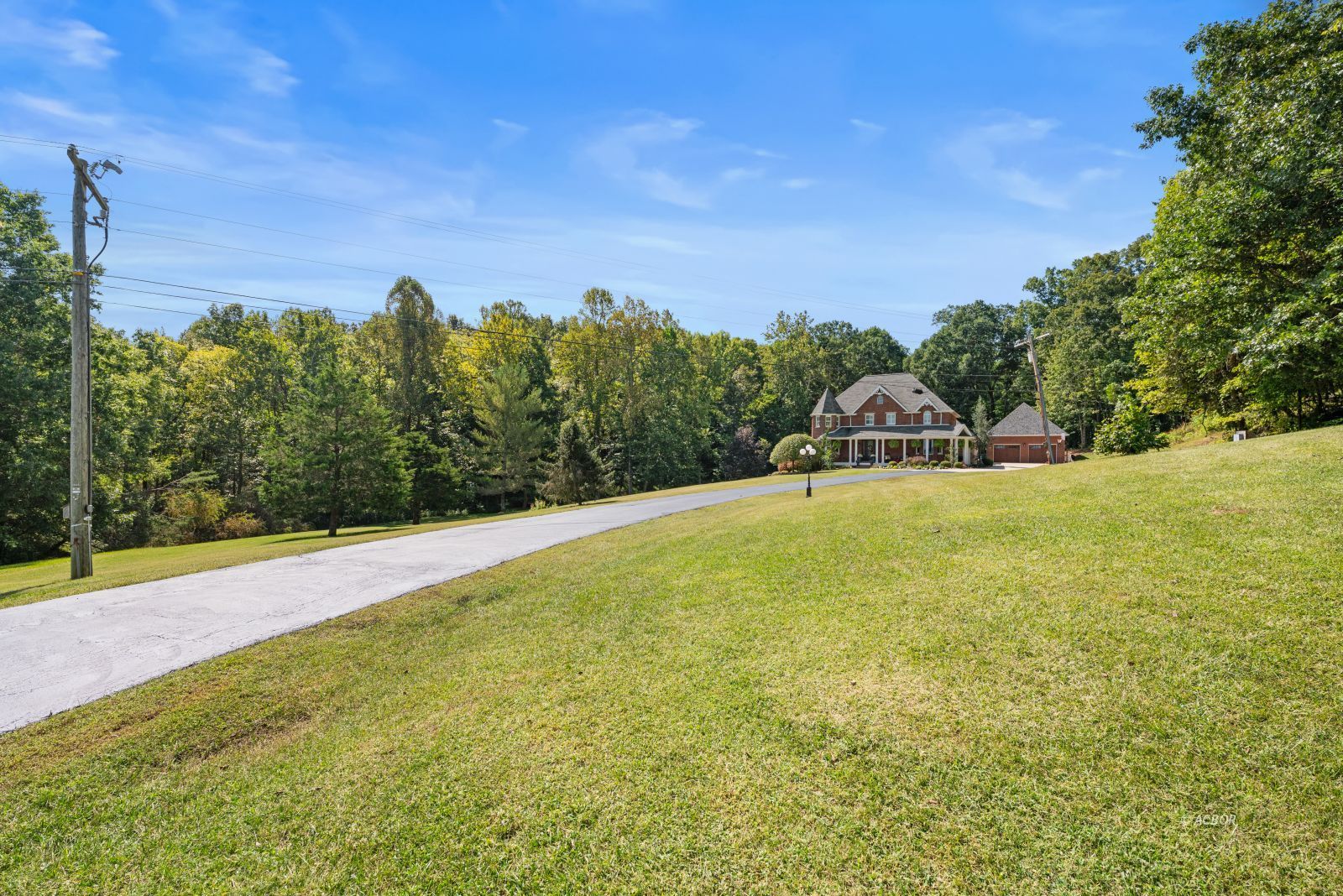 563 Juniper Ln