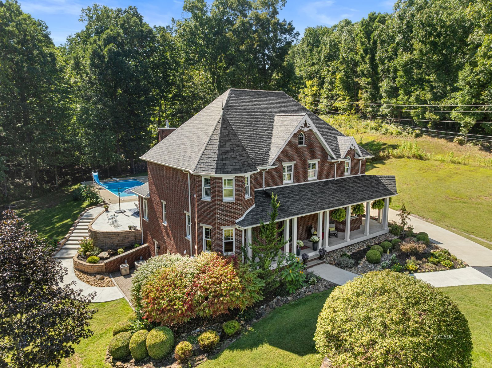 563 Juniper Ln