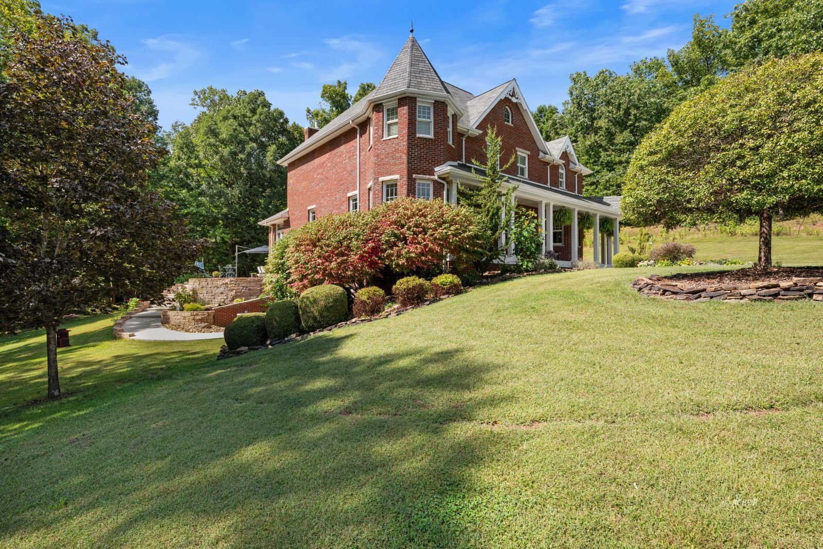 563 Juniper Ln