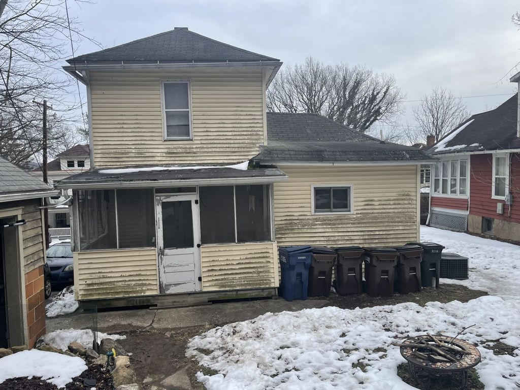 Photo of 123 Grosvenor St #123, Athens, OH 45701 (MLS # 2434624)