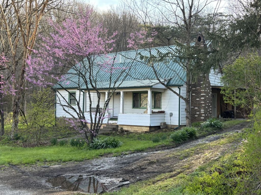 Photo of 14222 Kimberly Rd, Nelsonville, OH 45764 (MLS # 2434739)