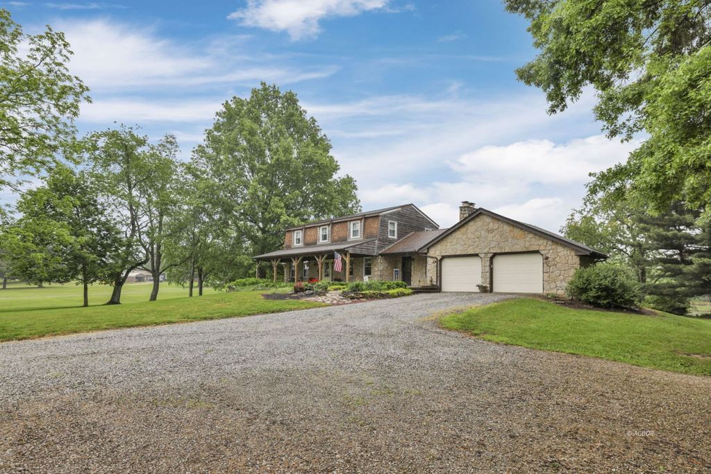 Photo of 12126 State Route 188, Thornville, OH 43076 (MLS # 2433513)