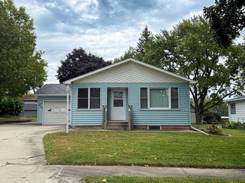 Photo of 804 Madison Street, Emmetsburg, IA 50536 (MLS # 251170)