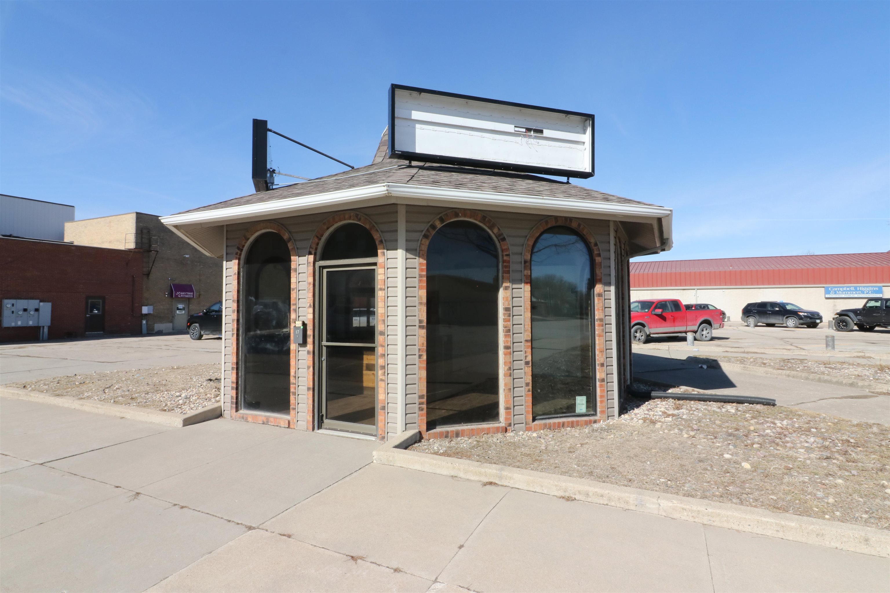 Photo 1 of 7 — 17 E 5th Street, Spencer, IA 51301