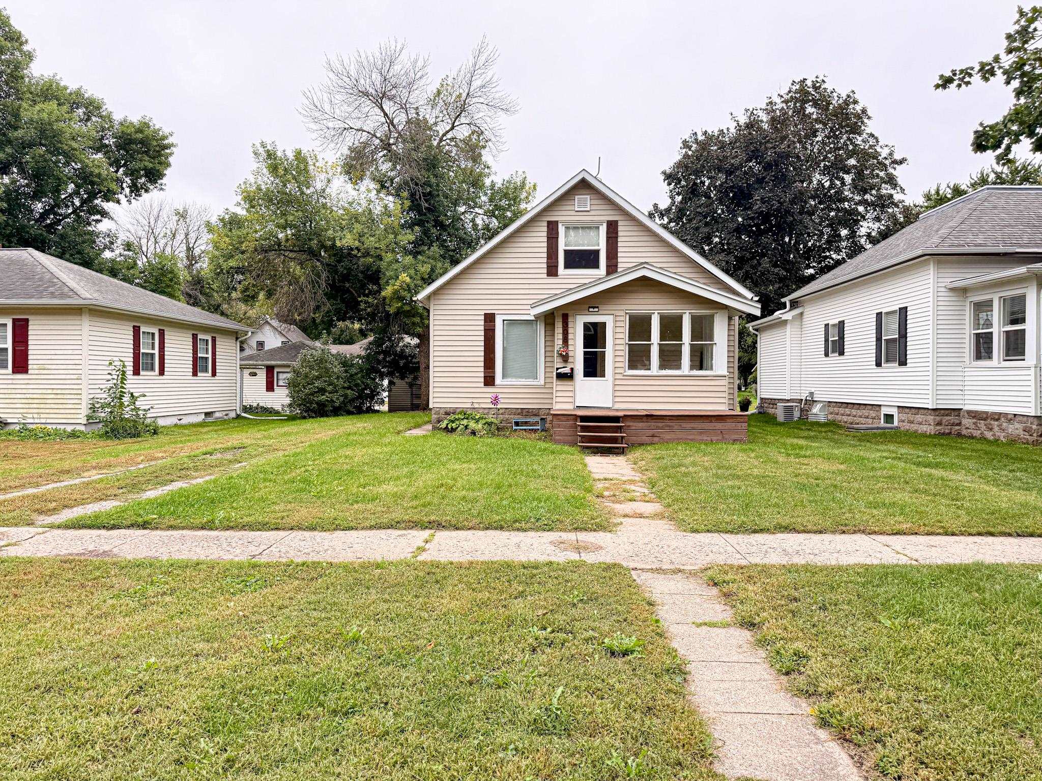 308 E 10Th Street - Photo 2