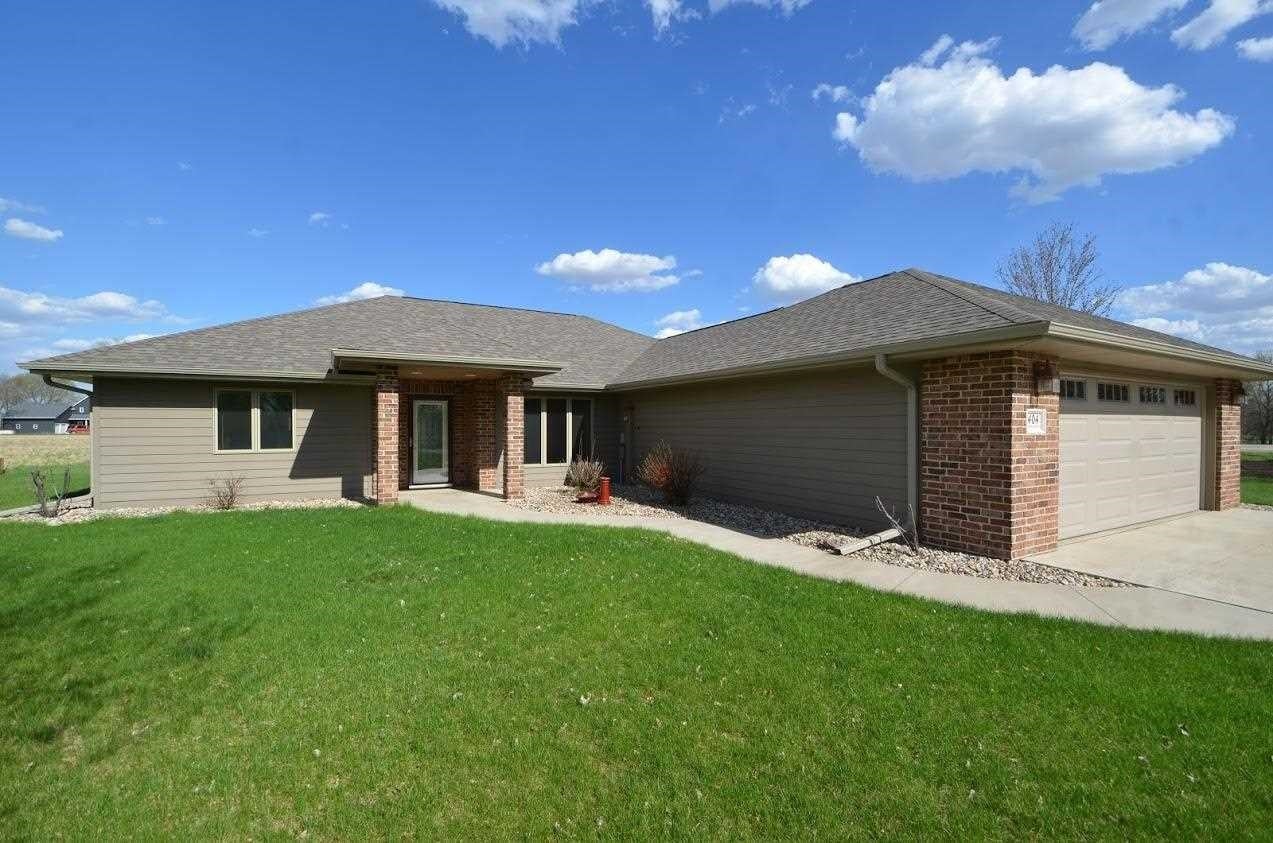 Photo 1 of 21 — 404 Country Club Lane, Spencer, IA 51301