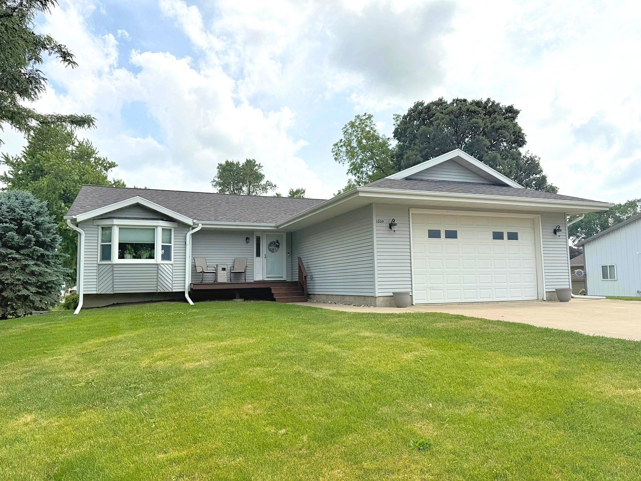 Photo 1 of 39 — 1804 18th Street, Emmetsburg, IA 50536