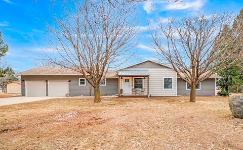 Photo of 10 Airport Drive, Milford, IA 51351 (MLS # 260077)