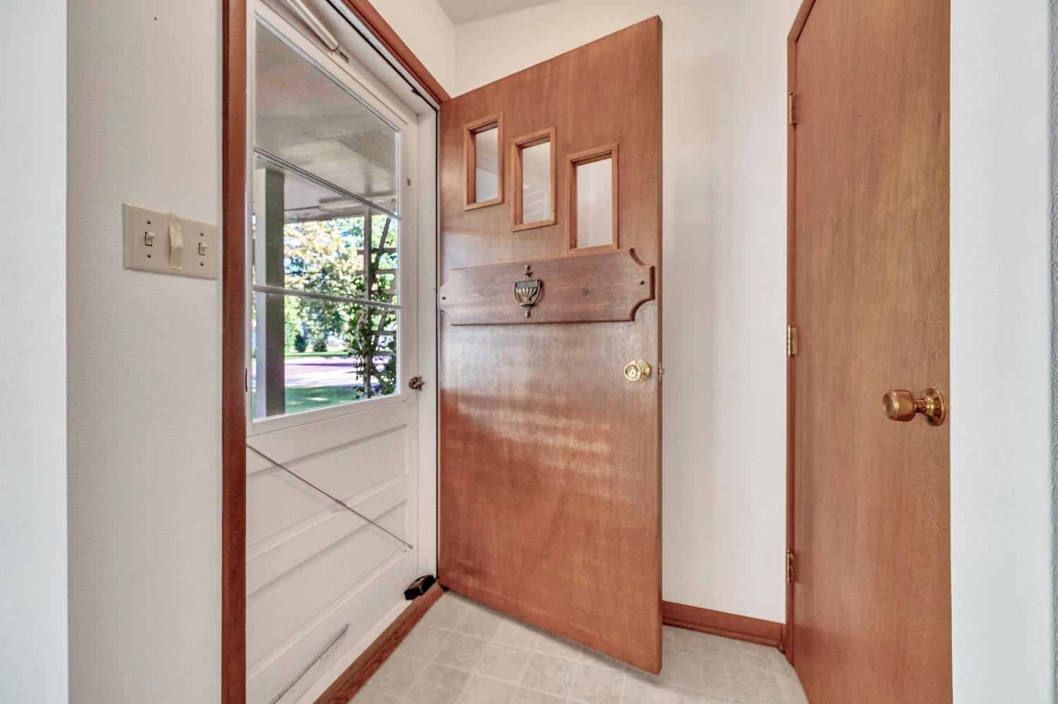 810 Ithaca Avenue - Photo 3
