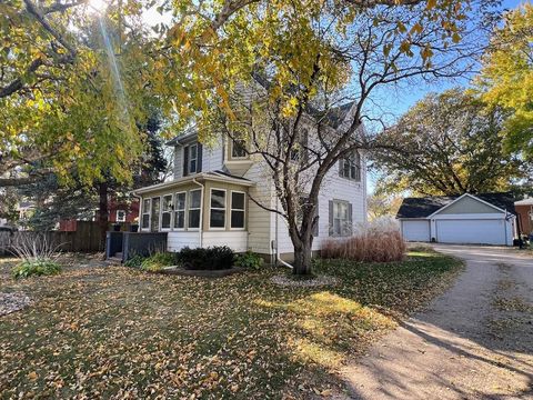 Photo of 523 4Th Avenue W, Spencer, IA 51301 (MLS # 260052)
