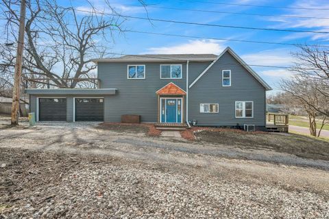 Photo of 505 14th Street, Spirit Lake, IA 51360 (MLS # 250374)