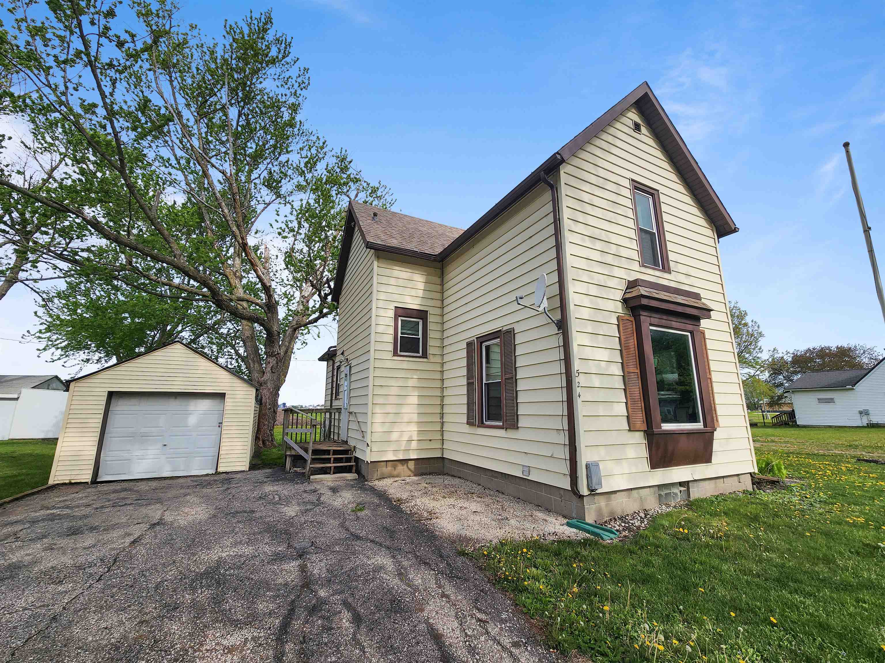 524 7th Street - Photo 2