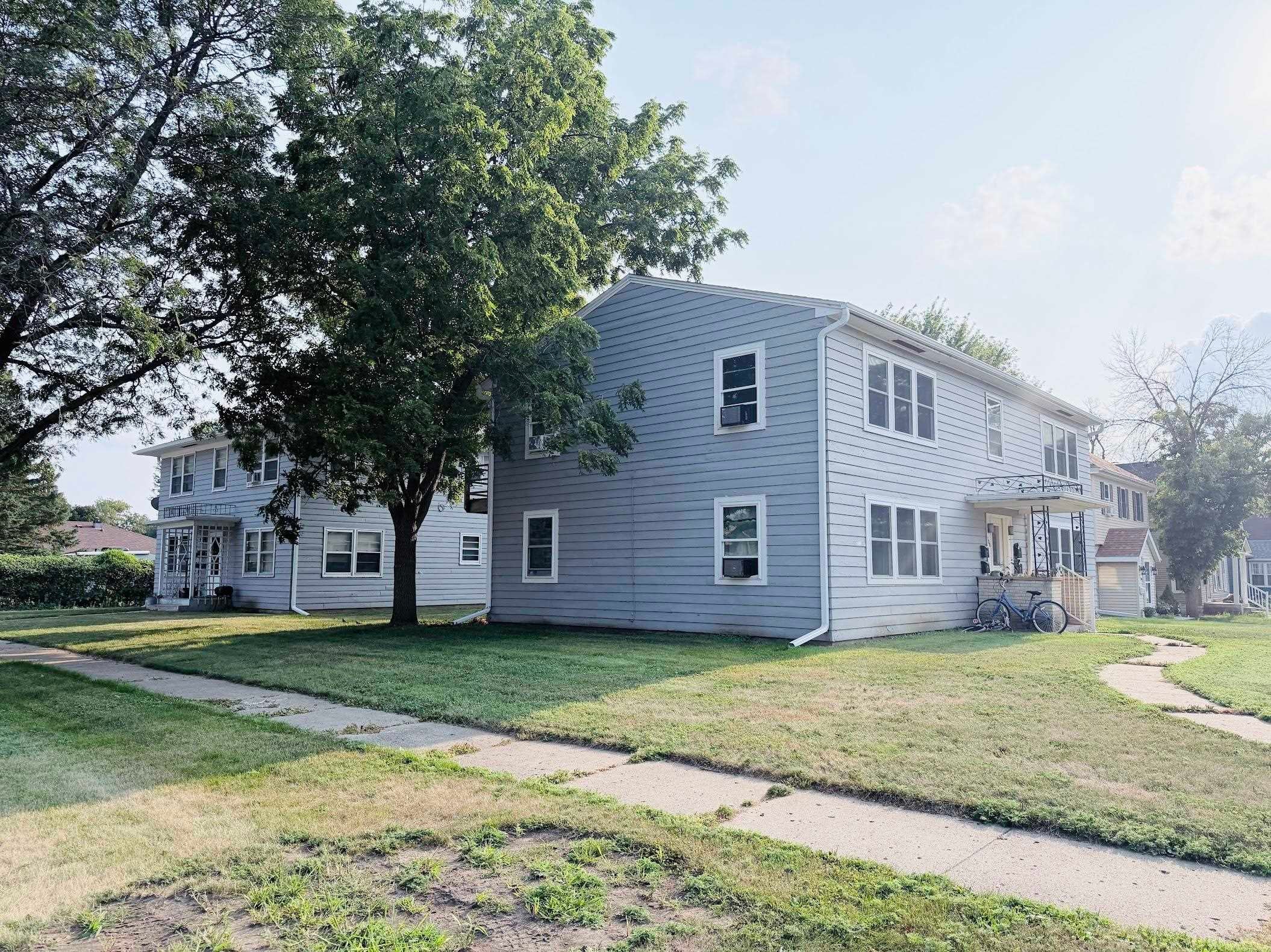 215 2nd Avenue W - Photo 2