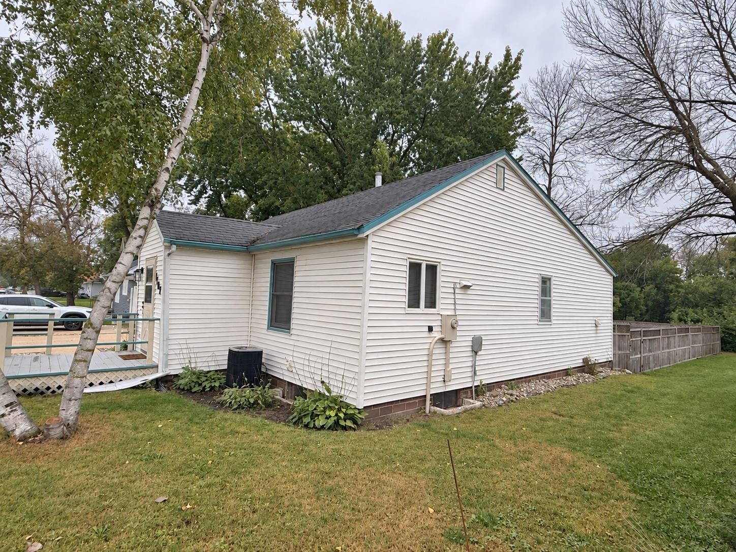 1107 6Th Street - Photo 3