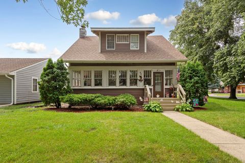 Photo of 401 Madison Street, Emmetsburg, IA 50536 (MLS # 250864)