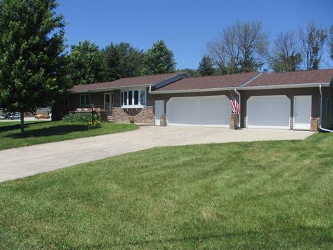 Photo of 1503 5th Street, Emmetsburg, IA 50536 (MLS # 250841)