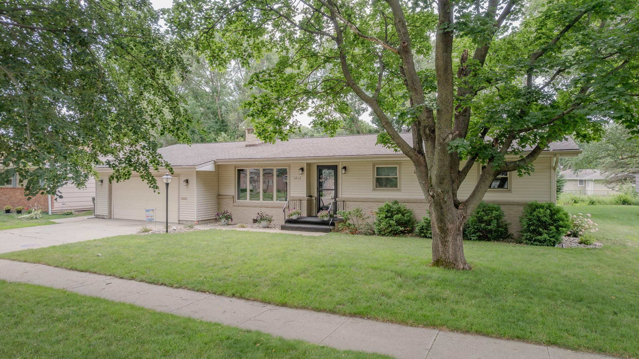 Photo 1 of 50 — 1012 W 11Th Street, Spencer, IA 51301