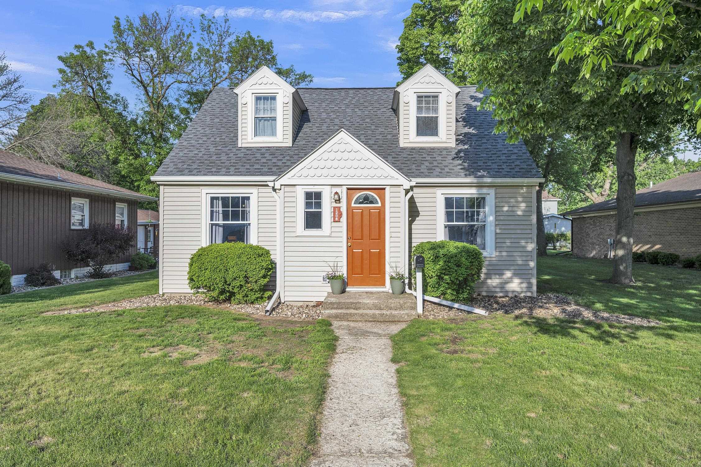 Photo 1 of 23 — 1206 N Avenue, Milford, IA 51351