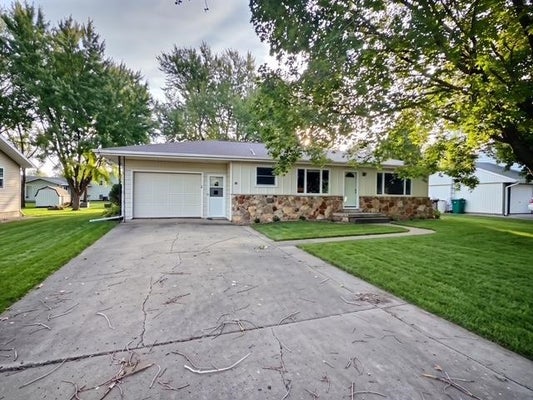 12 CLOVER LN, MILFORD, IA 51351 - Image 279a1fe1dfdbf394e06fab7d149a0c1e/406165628