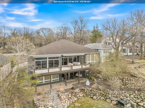 Photo of 3907 Lakeshore Drive, Okoboji, IA 51355 (MLS # 260284)