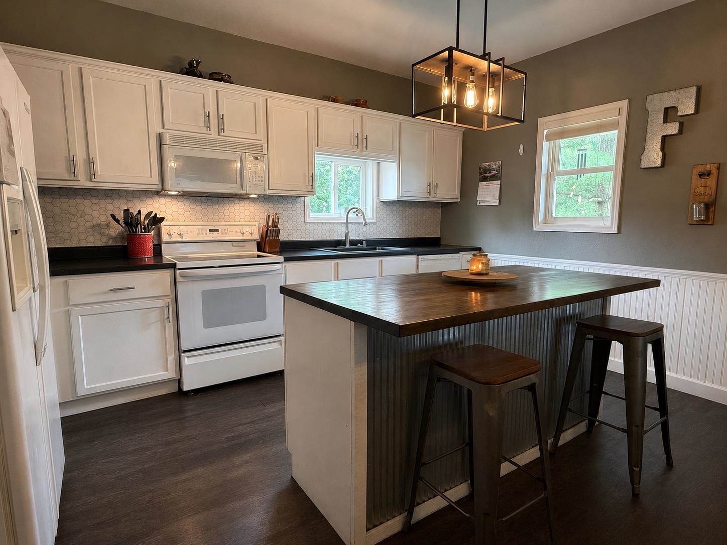 520 4Th Avenue W - Photo 3