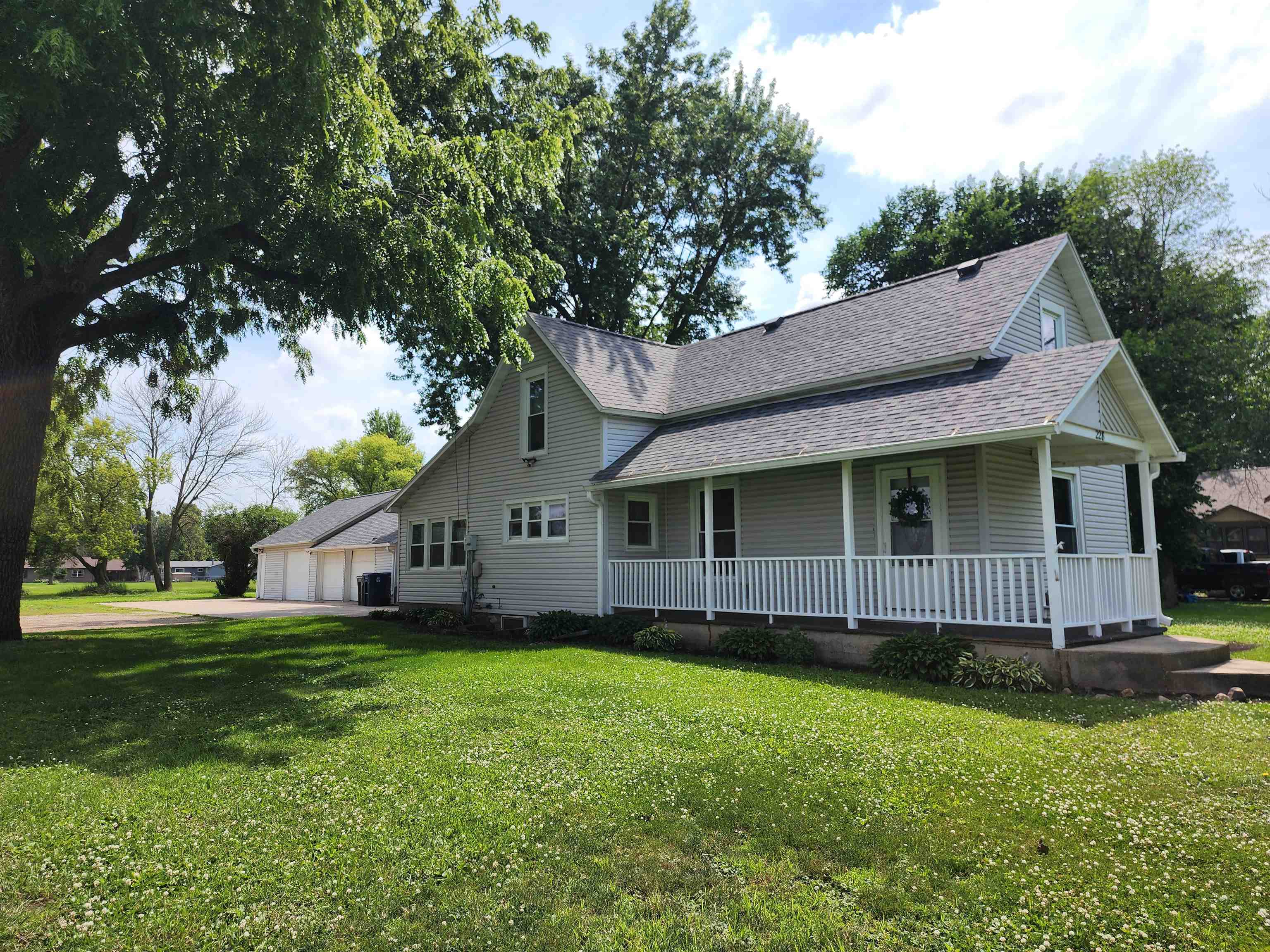Photo 1 of 39 — 228 4TH Street SW, Spencer, IA 51301