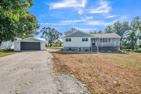 Photo of 2308 225th Avenue, Milford, IA 51351 (MLS # 251240)