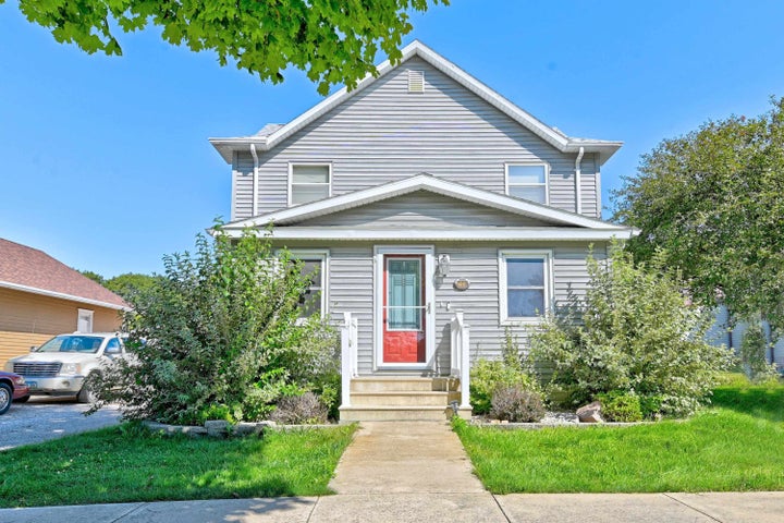 Photo 1 of 48 — 706 2nd Avenue, Armstrong, IA 50514