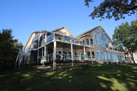 Photo of 17202 Ross Rd Rd #4S, Spirit Lake, IA 51360 (MLS # 260204)