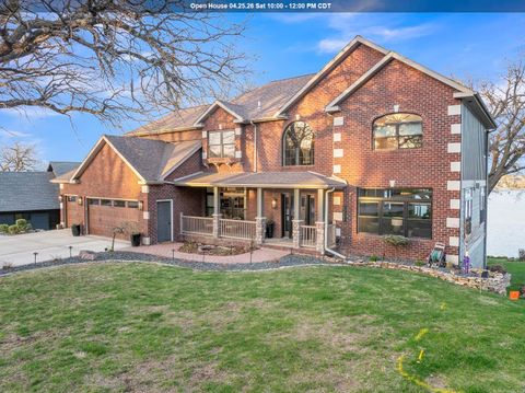 Photo of 2221 Francis Sites Drive, Spirit Lake, IA 51360 (MLS # 260233)