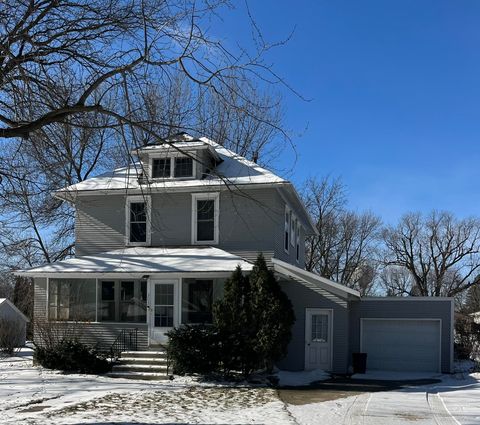 Photo of 303 N Lincoln Ave Ave, Graettinger, IA 51342 (MLS # 260025)