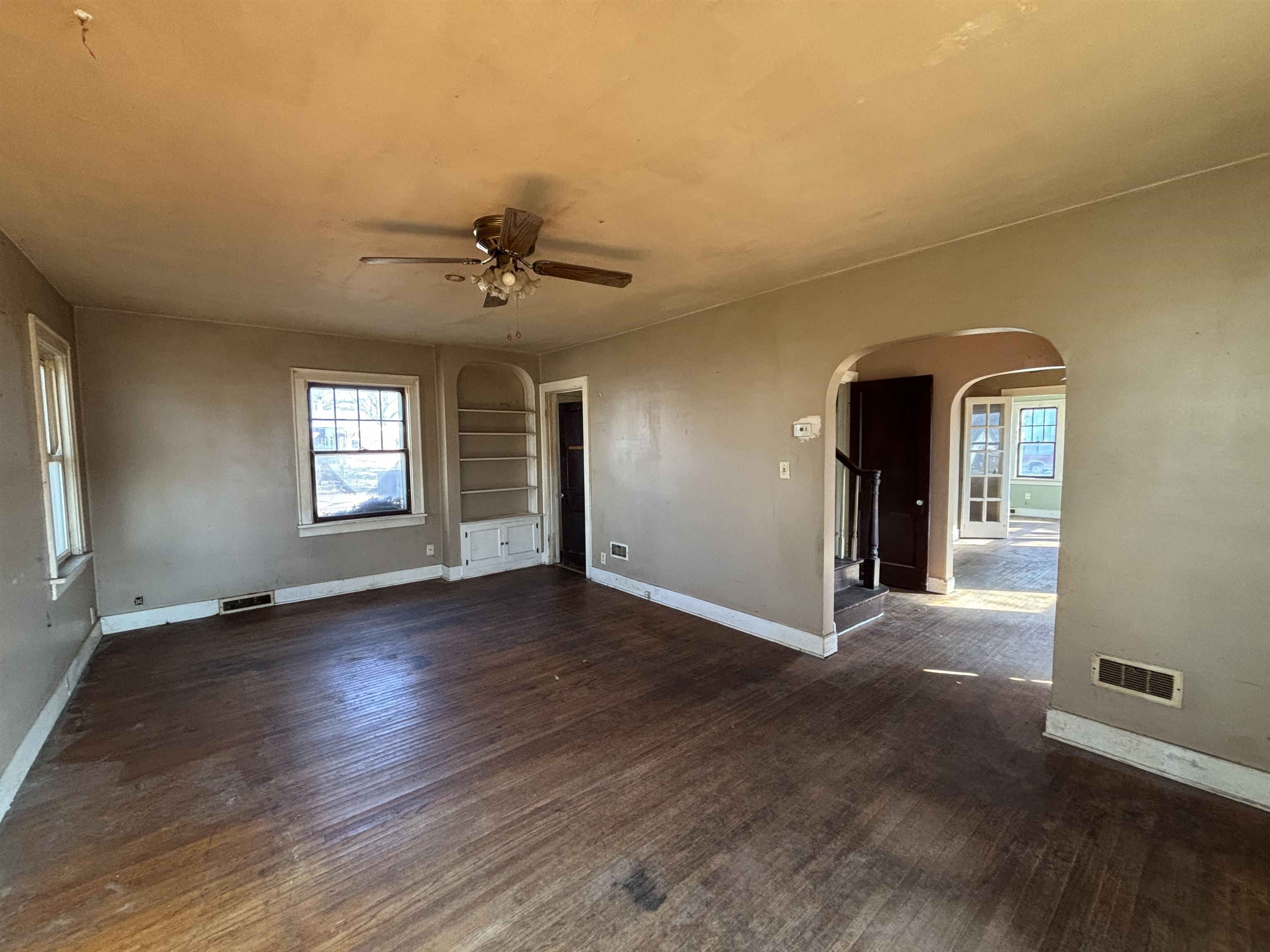 304 W North Street - Photo 2