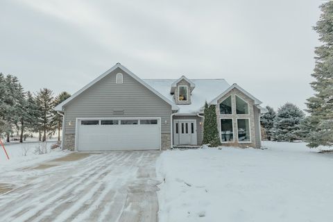 Photo of 11 Lakeside Lane Ln, Lake Park, IA 51347 (MLS # 251547)