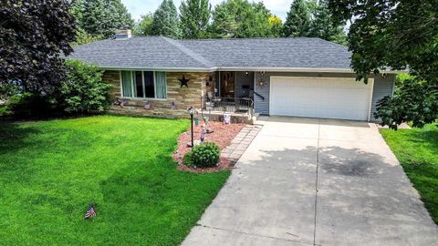Photo of 710 Ithaca Avenue, Spirit Lake, IA 51360 (MLS # 250147)