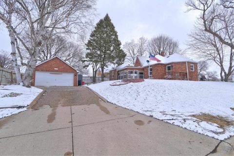 Photo of 1103 N 9th Street, Estherville, IA 51334 (MLS # 260133)