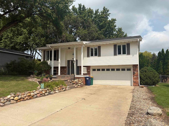 906 6th Street