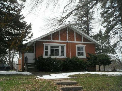 Photo of 601 Monroe Street, Emmetsburg, IA 50536 (MLS # 251517)